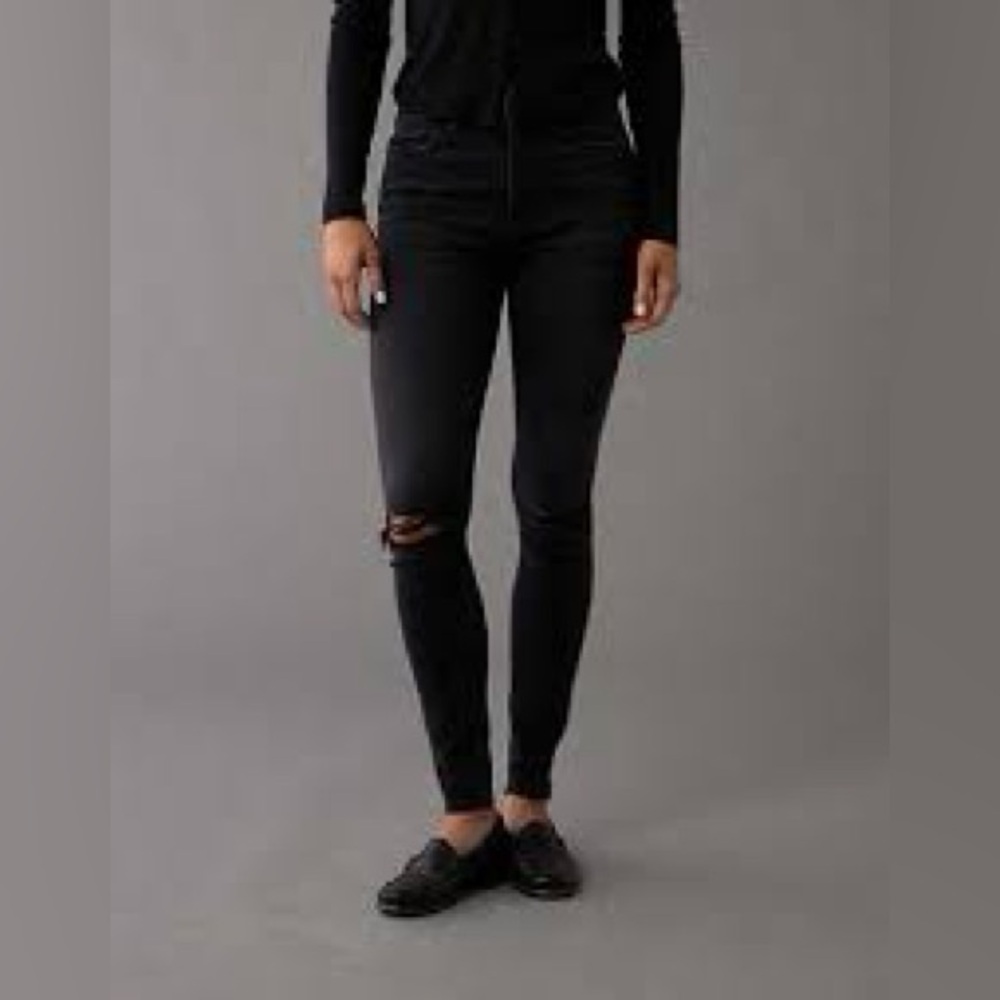 NWT American Eagle Super high rise jegging. Black. Women size 10 short‎